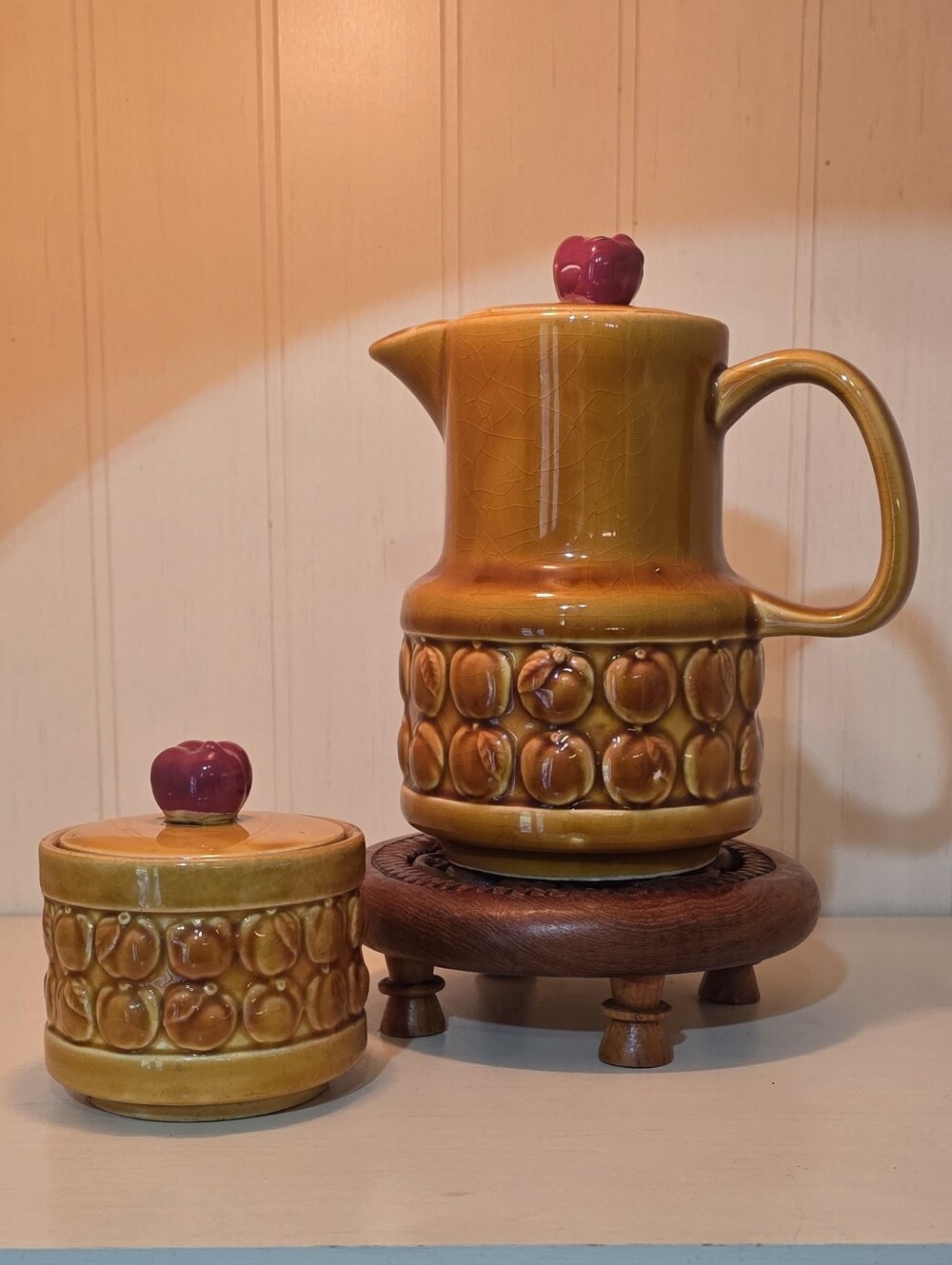 Vintage-Style Ceramic Pitcher & Covered Jar - Yellow with Apple Knobs